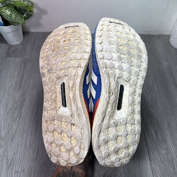 Athletic_Shoes